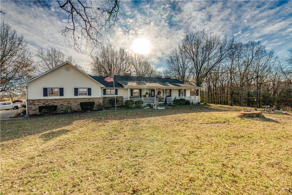 8764 E 62 Highway, Harrison, AR 72601