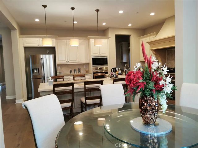 16 Branding Iron, Irvine, CA 92602