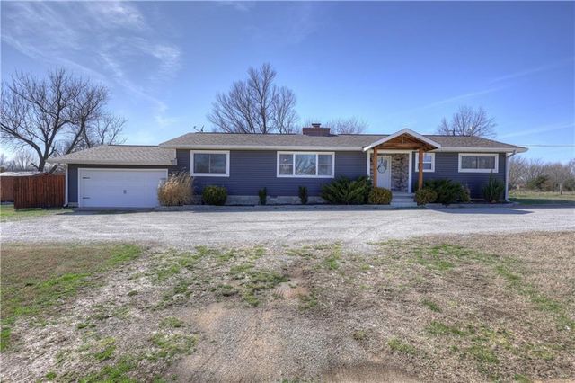 3420 Lostine Road, Columbus, KS 66725