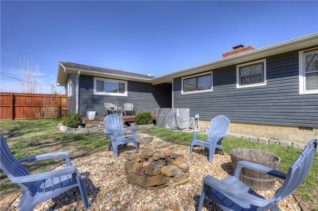 3420 Lostine Road, Columbus, KS 66725