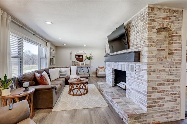 3420 Lostine Road, Columbus, KS 66725