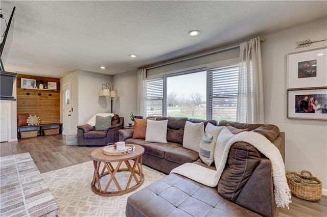 3420 Lostine Road, Columbus, KS 66725