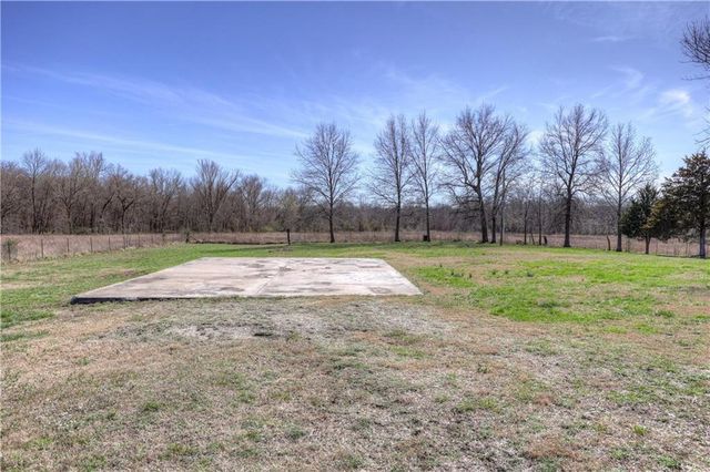 3420 Lostine Road, Columbus, KS 66725
