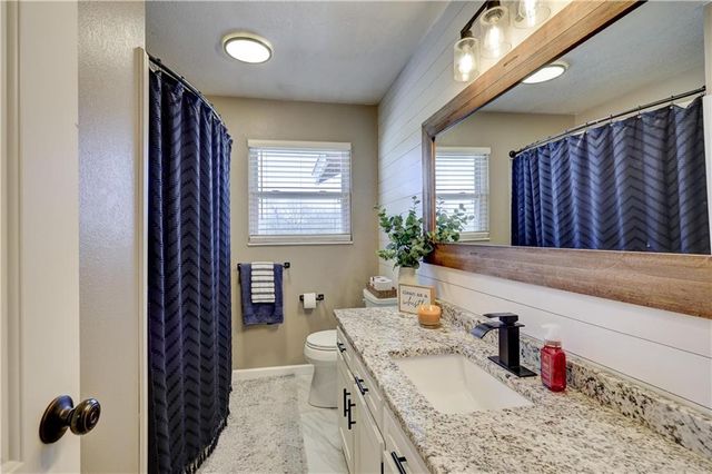 3420 Lostine Road, Columbus, KS 66725