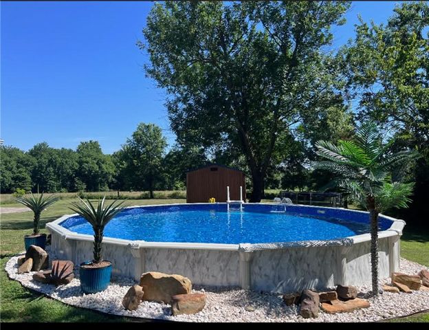 3420 Lostine Road, Columbus, KS 66725