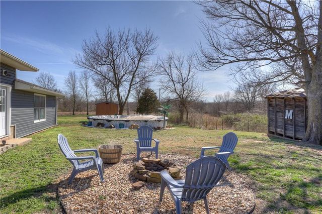 3420 Lostine Road, Columbus, KS 66725