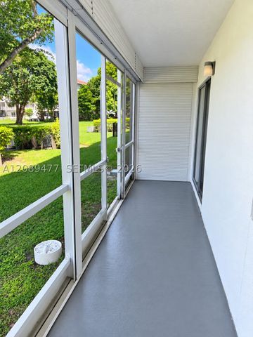300 SW 134th Way 105E, Pembroke Pines, FL 33027