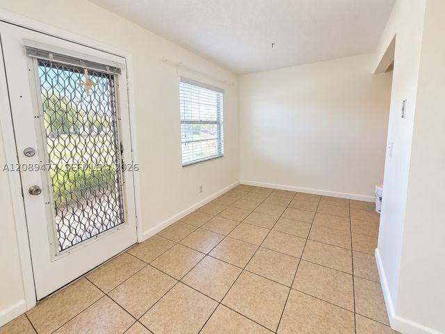 300 SW 134th Way 105E, Pembroke Pines, FL 33027