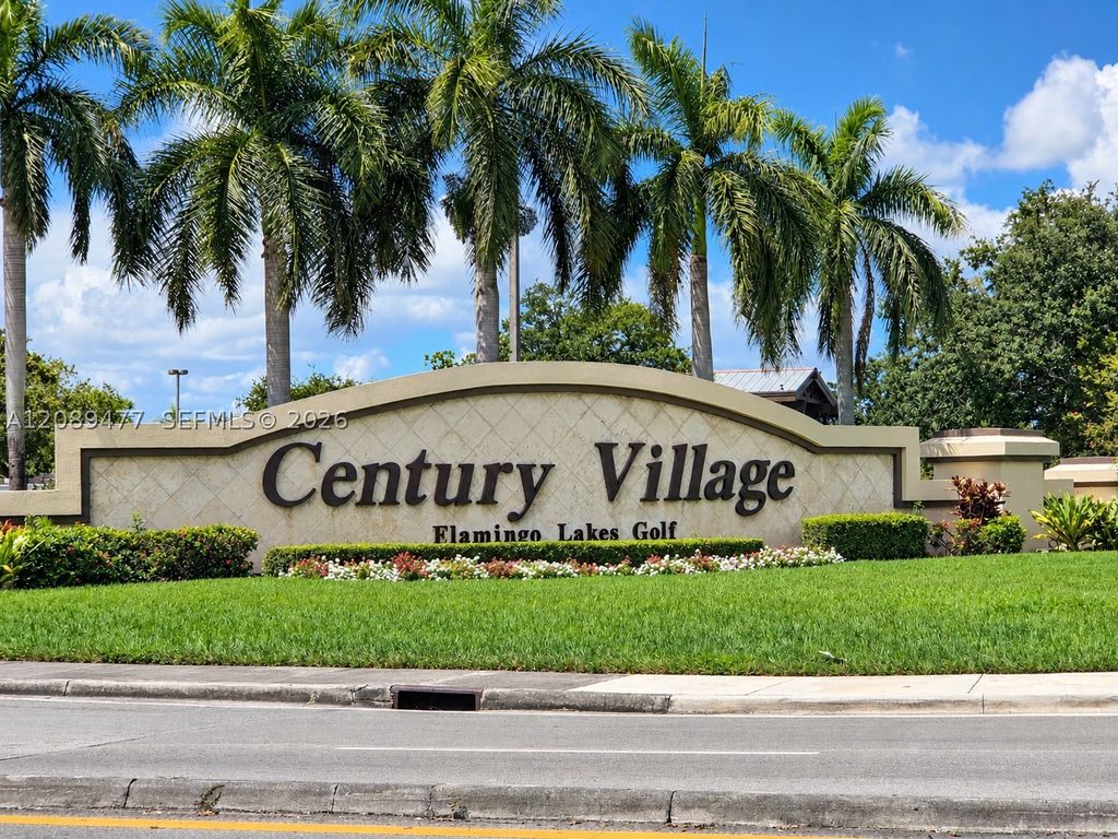300 SW 134th Way 105E, Pembroke Pines, FL 33027
