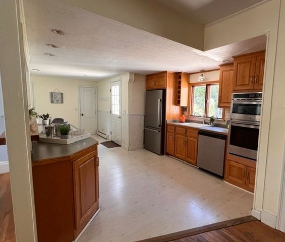 29 Canton Street, Easton, MA 02356