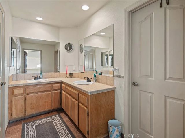 15850 Elcona, Victorville, CA 92395