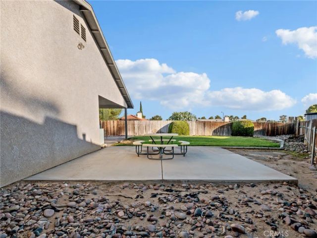 15850 Elcona, Victorville, CA 92395