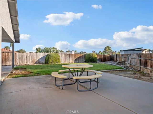 15850 Elcona, Victorville, CA 92395