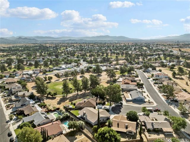 15850 Elcona, Victorville, CA 92395
