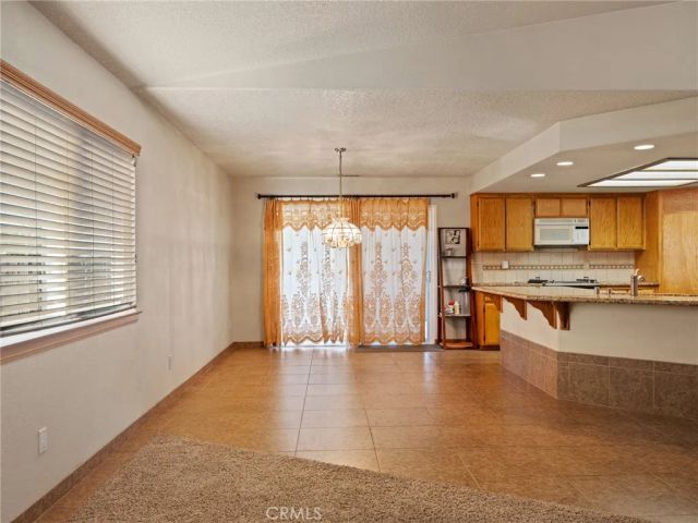 15850 Elcona, Victorville, CA 92395