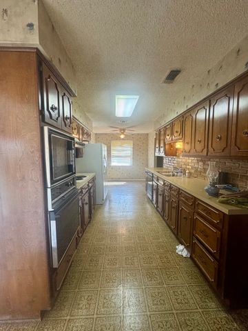 2509 Bennett Avenue, Sherman, TX 75090
