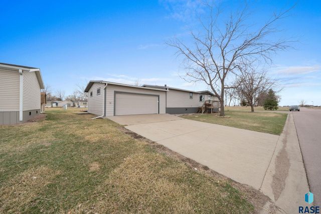 900 S Harrison St Street, Lennox, SD 57039