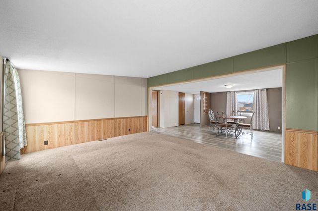 900 S Harrison St Street, Lennox, SD 57039