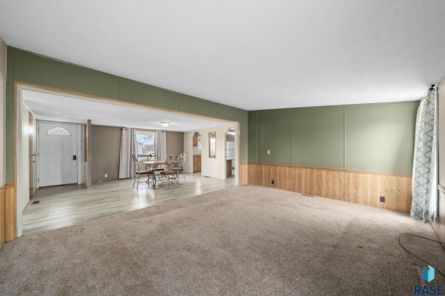 900 S Harrison St Street, Lennox, SD 57039