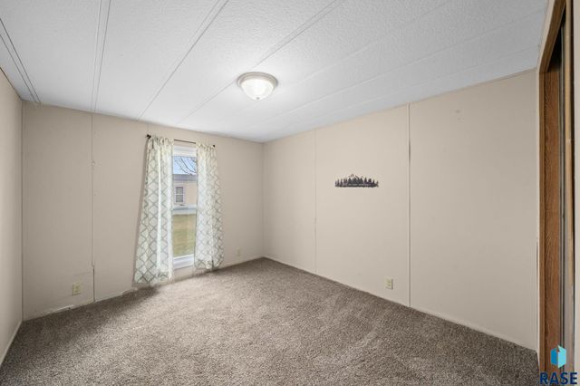 900 S Harrison St Street, Lennox, SD 57039