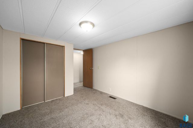 900 S Harrison St Street, Lennox, SD 57039