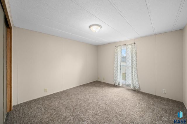 900 S Harrison St Street, Lennox, SD 57039