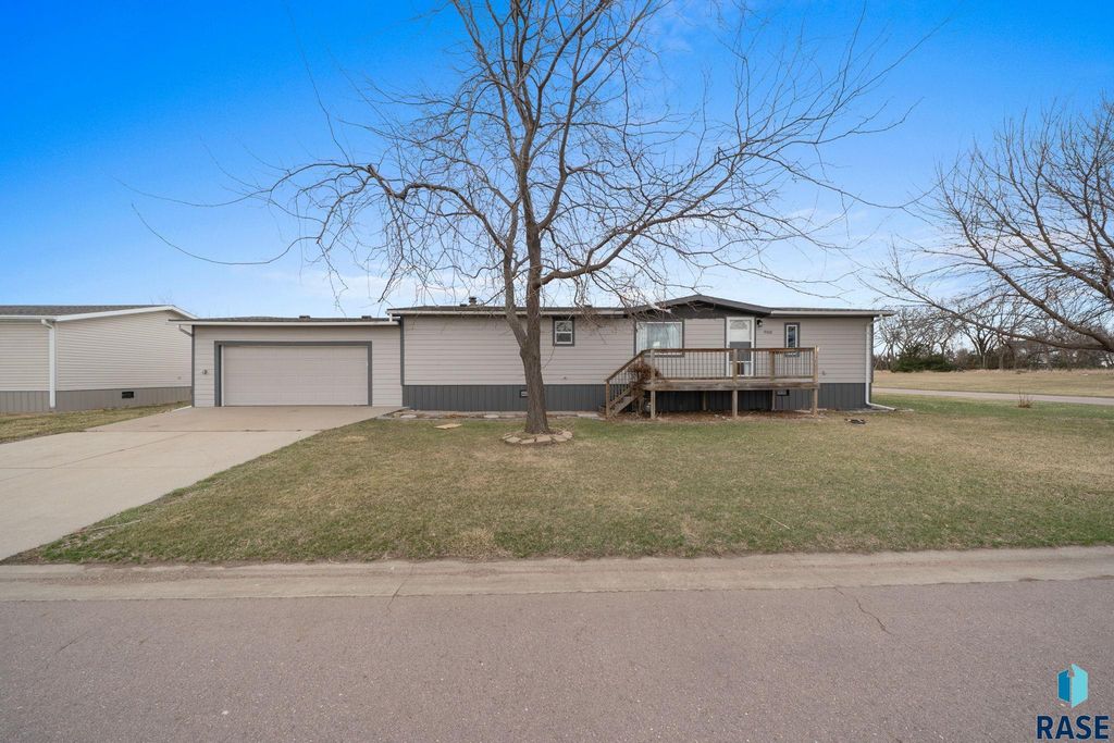 900 S Harrison St Street, Lennox, SD 57039