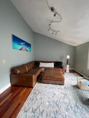 243 Weatherbee Dr, Westwood, MA 02090