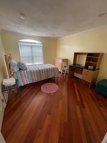 243 Weatherbee Dr, Westwood, MA 02090