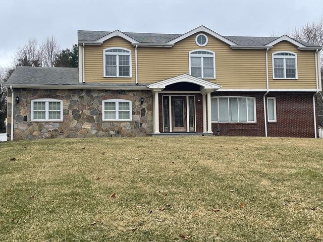 243 Weatherbee Dr, Westwood, MA 02090