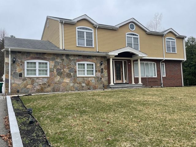 243 Weatherbee Dr, Westwood, MA 02090