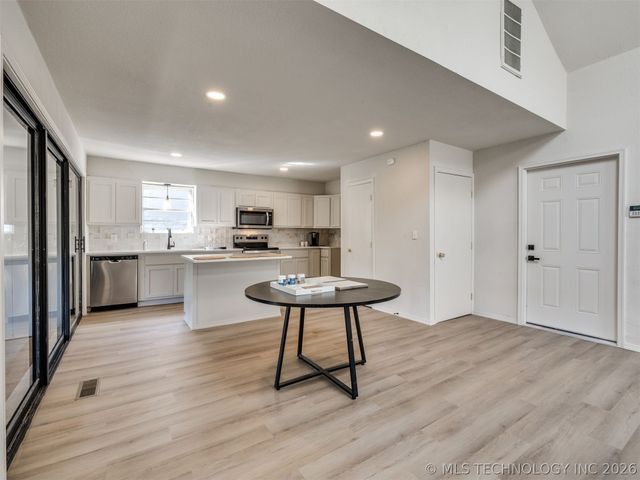 3716 E 85th Street, Tulsa, OK 74137