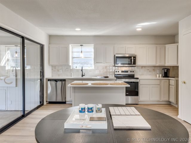 3716 E 85th Street, Tulsa, OK 74137