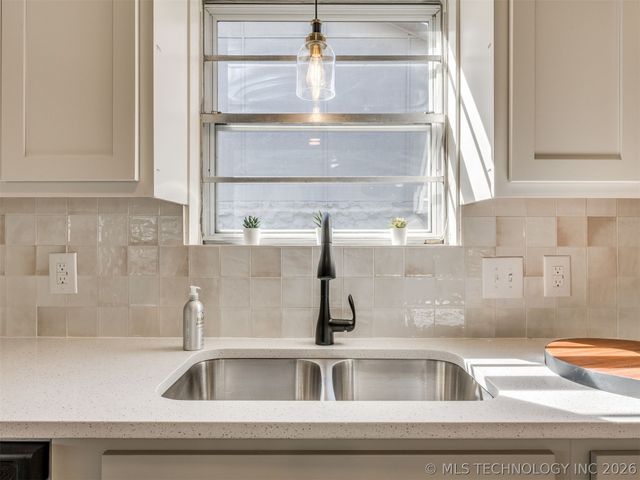 3716 E 85th Street, Tulsa, OK 74137