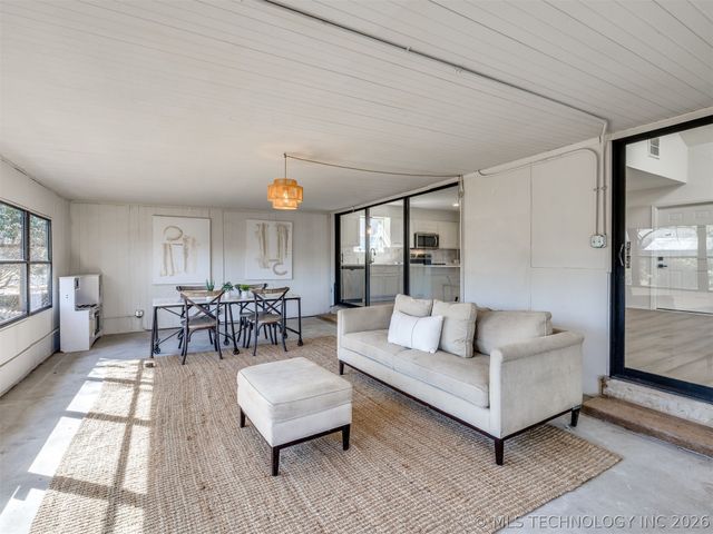 3716 E 85th Street, Tulsa, OK 74137