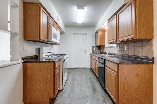 2607 Jonesboro Avenue, Dallas, TX 75228