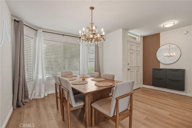 17221 Roscoe 11, Northridge, CA 91325