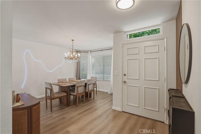 17221 Roscoe 11, Northridge, CA 91325
