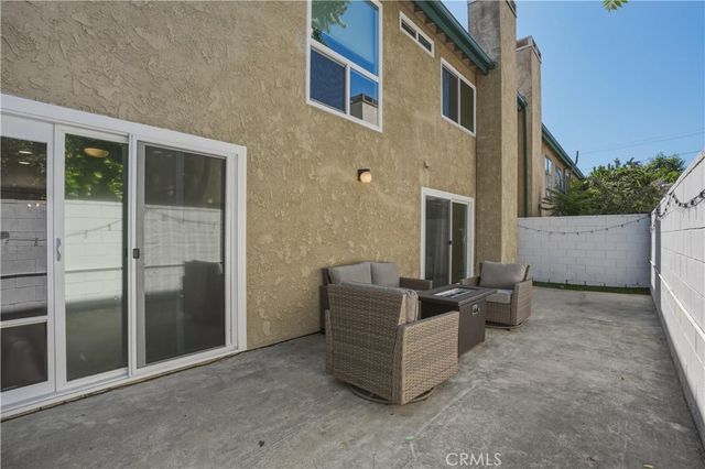 17221 Roscoe 11, Northridge, CA 91325