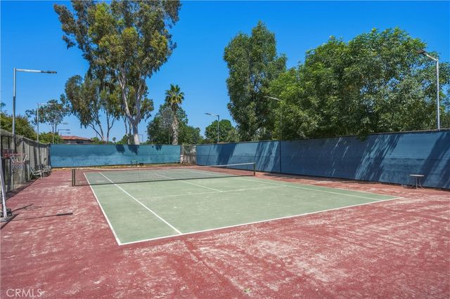 17221 Roscoe 11, Northridge, CA 91325