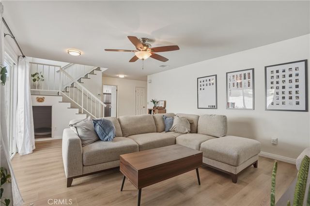 17221 Roscoe 11, Northridge, CA 91325
