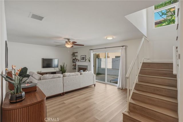 17221 Roscoe 11, Northridge, CA 91325