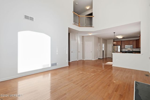 25 Brittany Court, Atlantic Highlands, NJ 07716