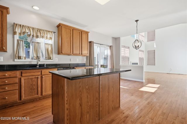 25 Brittany Court, Atlantic Highlands, NJ 07716