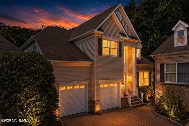 25 Brittany Court, Atlantic Highlands, NJ 07716