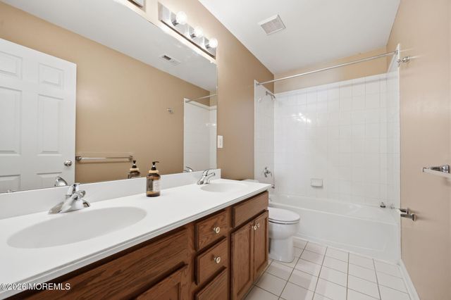 25 Brittany Court, Atlantic Highlands, NJ 07716