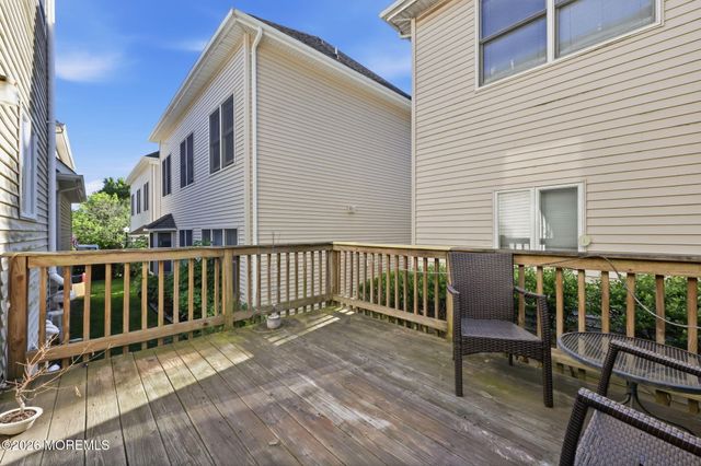 25 Brittany Court, Atlantic Highlands, NJ 07716