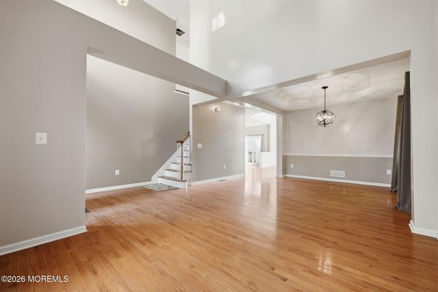 25 Brittany Court, Atlantic Highlands, NJ 07716