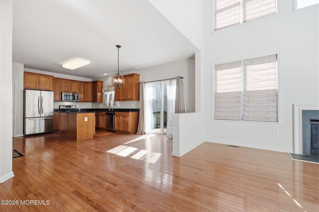 25 Brittany Court, Atlantic Highlands, NJ 07716