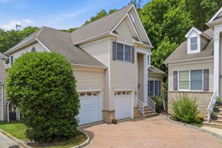 25 Brittany Court, Atlantic Highlands, NJ 07716
